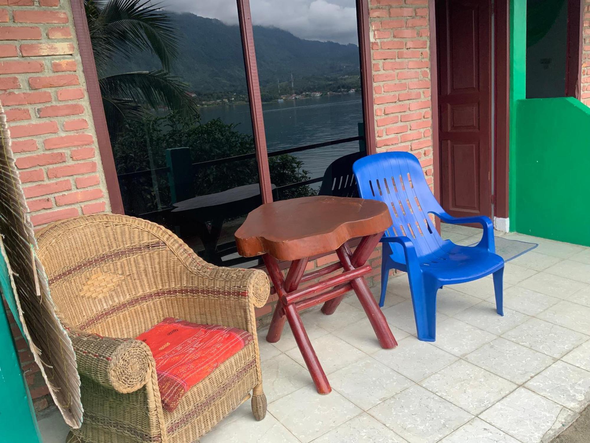Mario Lakeside Apartments Tuk Tuk Extérieur photo